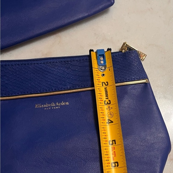 Set of 2- Elizabeth Arden Large Cobalt Blue Vinyl Makeup Travel Cosmetic Bag - Picture 6 of 6